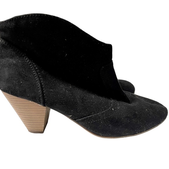 Woman’s booties by JustFab - Picture 3 of 7